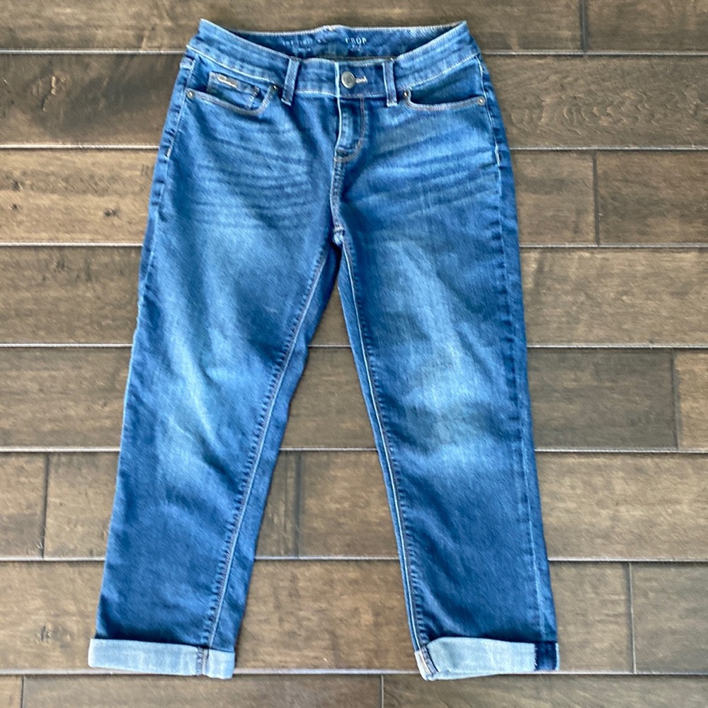 ❤️3/$30 The Limited Crop 312 Jeans